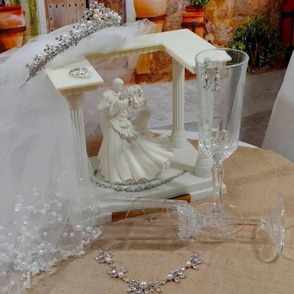 ( New Arrival )Gorgeous Bridal Tiara Set( No other Bridal Store Offers )